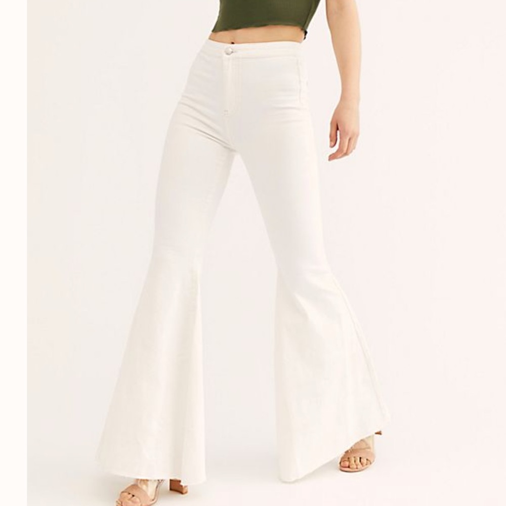 FREE PEOPLE WHITE BELL BOTTOMS